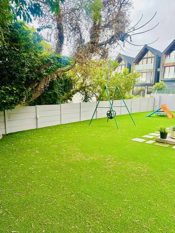 4 Bedroom Property for Sale in Vredehoek Western Cape